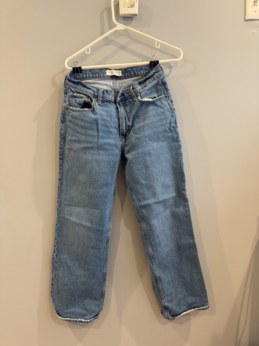 Abercrombie & Fitch Women's The Baggy Low Rise Jean 27 Short